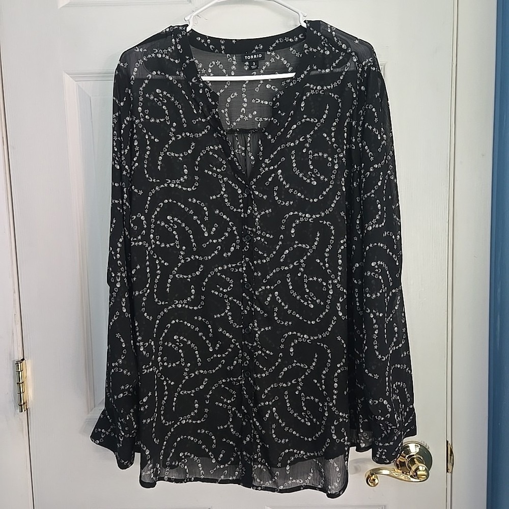 Torrid Size 3 3X 22/24 Chiffon Button Up Skull Heart Blouse Black Long Sleeves